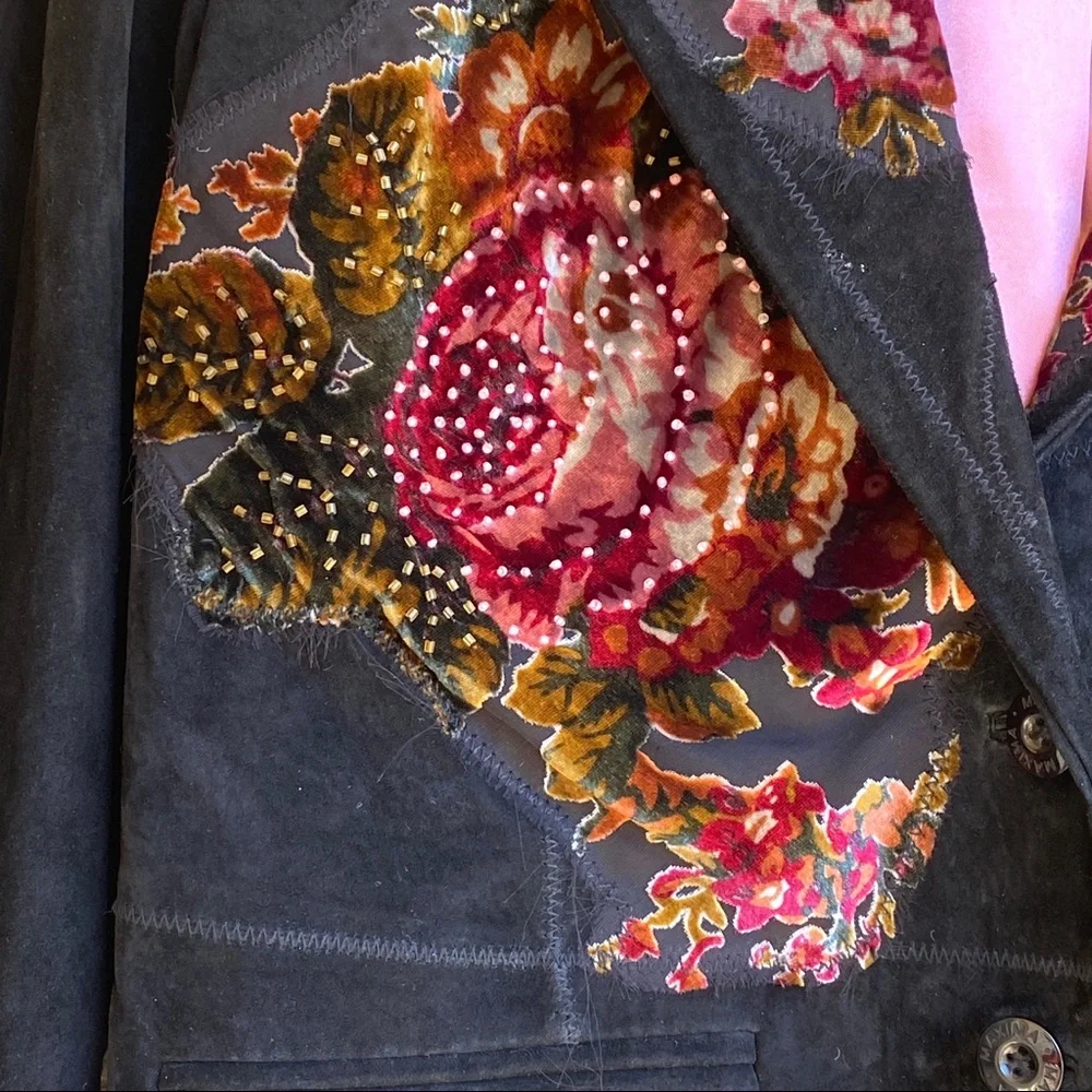 Maxima Black Floral Blazer - Picture 3 of 8